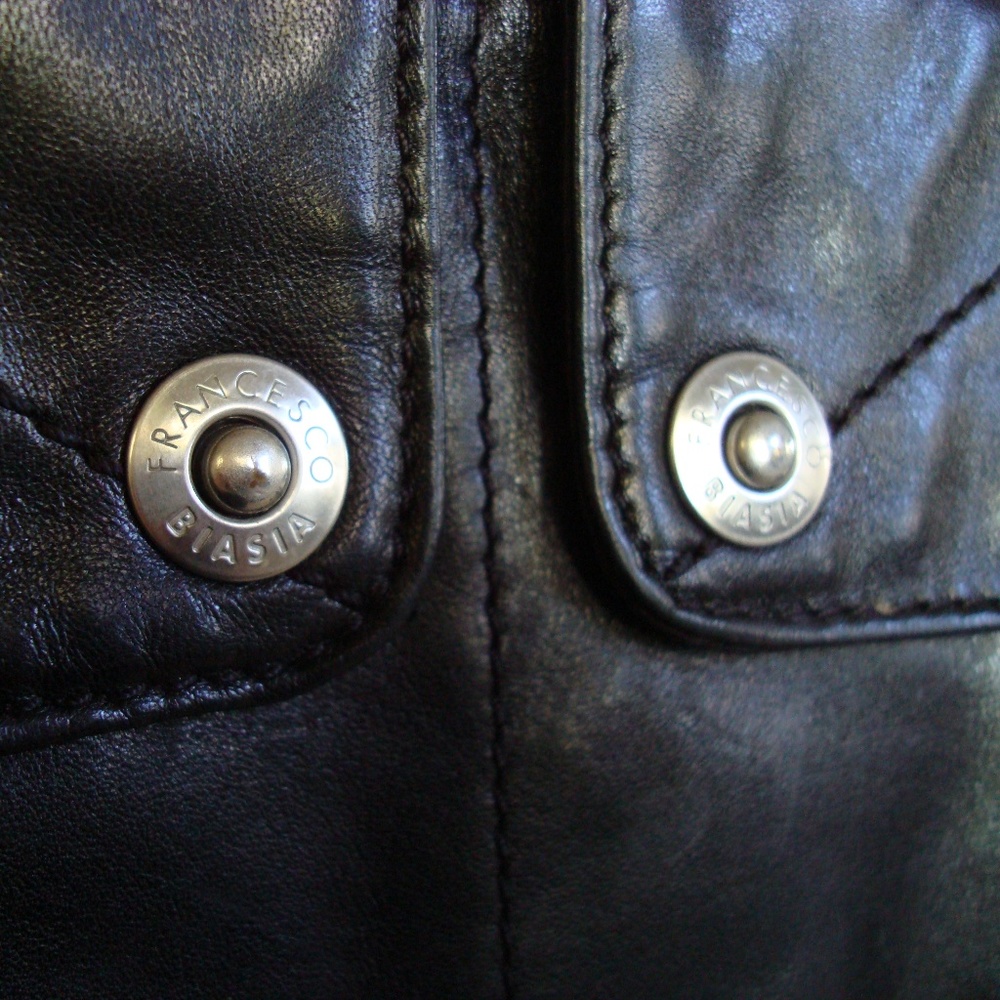 Francesco Biasia Black Leather Cross Body Bag - Picture 4 of 8